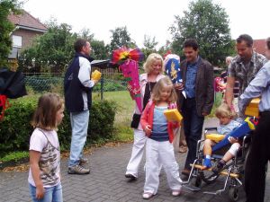 Mit der Frühstücksdosenaktion hat die SPD erneut auf den Zusammenhang von erfolgreichem Lernen und gesunder Pausenernährung aufmerksam machen wollen.
